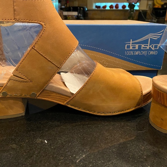 Dansko Minka milled sandals/shoes - Picture 6 of 11